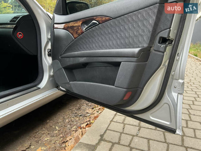 Серый Мерседес Е-Класс, объемом двигателя 2.15 л и пробегом 320 тыс. км за 4999 $, фото 27 на Automoto.ua