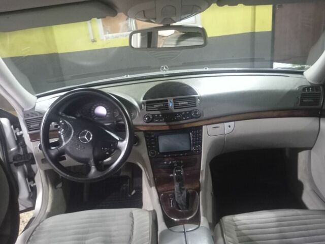 Сірий Мерседес Е-Клас, об'ємом двигуна 2.1 л та пробігом 324 тис. км за 5300 $, фото 6 на Automoto.ua