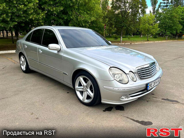 Мерседес Е-Класс 2002 в Николаеве на Automoto.ua Серый Мерседес Е-Класс, объемом двигателя 2.7 л и пробегом 347 тыс. км за 7800 $, фото 1 на Automoto.ua