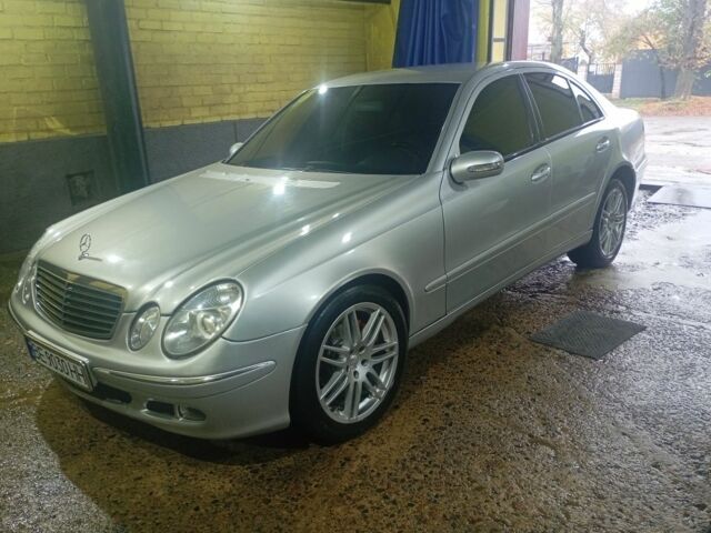 Сірий Мерседес Е-Клас, об'ємом двигуна 2.1 л та пробігом 324 тис. км за 5300 $, фото 2 на Automoto.ua