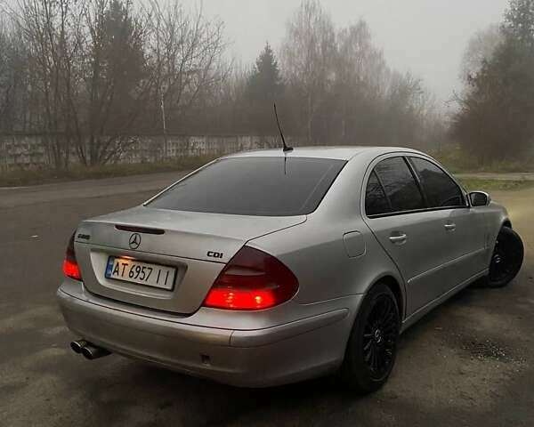 Сірий Мерседес Е-Клас, об'ємом двигуна 2.2 л та пробігом 421 тис. км за 4499 $, фото 3 на Automoto.ua