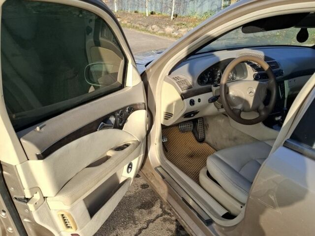 Серый Мерседес Е-Класс, объемом двигателя 2.7 л и пробегом 266 тыс. км за 7500 $, фото 5 на Automoto.ua