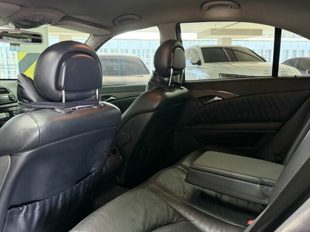 Серый Мерседес Е-Класс, объемом двигателя 2.7 л и пробегом 250 тыс. км за 5800 $, фото 5 на Automoto.ua