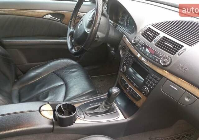 Сірий Мерседес Е-Клас, об'ємом двигуна 2.69 л та пробігом 274 тис. км за 7250 $, фото 16 на Automoto.ua