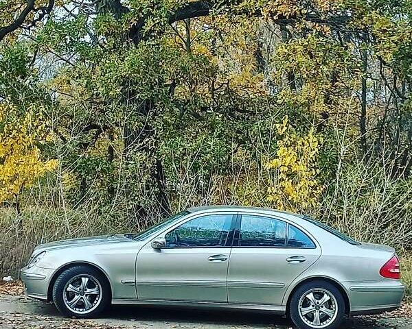 Сірий Мерседес Е-Клас, об'ємом двигуна 2.69 л та пробігом 274 тис. км за 7250 $, фото 22 на Automoto.ua