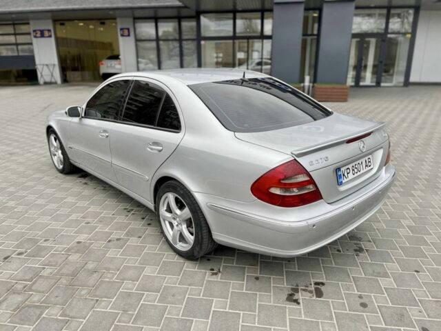 Серый Мерседес Е-Класс, объемом двигателя 2.7 л и пробегом 400 тыс. км за 8000 $, фото 4 на Automoto.ua