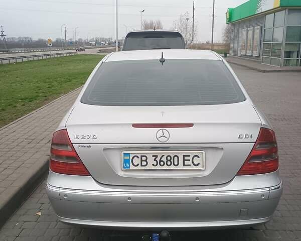 Серый Мерседес Е-Класс, объемом двигателя 2.7 л и пробегом 242 тыс. км за 8700 $, фото 2 на Automoto.ua