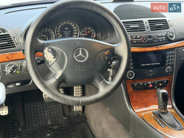 Сірий Мерседес Е-Клас, об'ємом двигуна 2.6 л та пробігом 500 тис. км за 5500 $, фото 17 на Automoto.ua