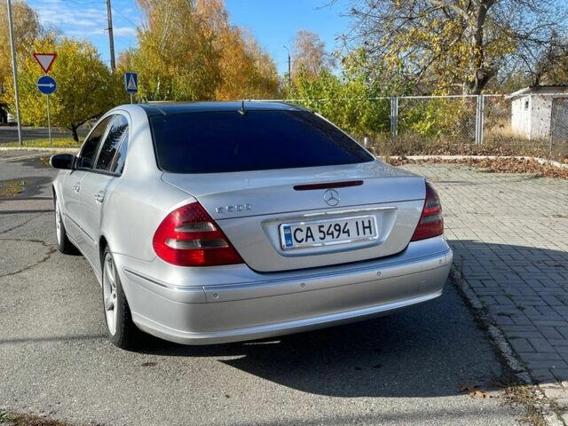 Сірий Мерседес Е-Клас, об'ємом двигуна 5 л та пробігом 185 тис. км за 4100 $, фото 6 на Automoto.ua