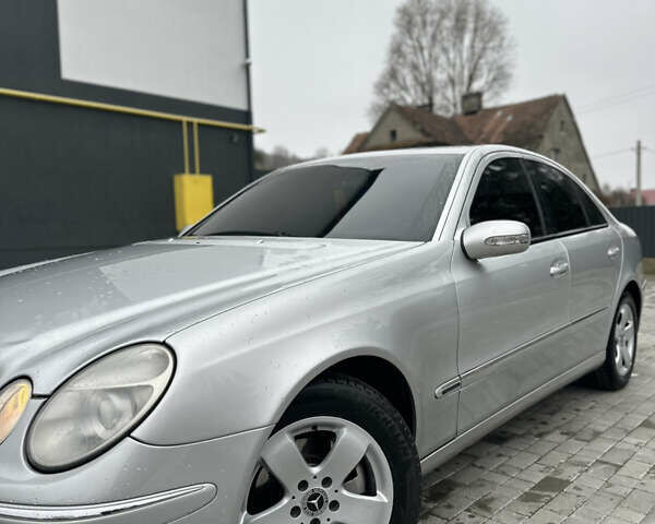 Серый Мерседес Е-Класс, объемом двигателя 2.69 л и пробегом 270 тыс. км за 5950 $, фото 1 на Automoto.ua