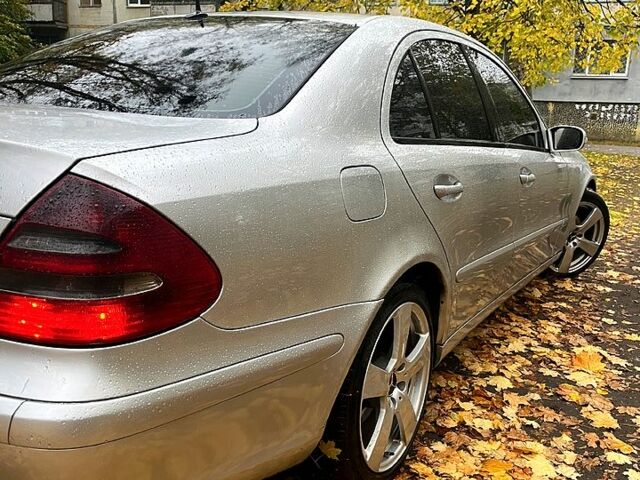 Серый Мерседес Е-Класс, объемом двигателя 2.7 л и пробегом 390 тыс. км за 7000 $, фото 6 на Automoto.ua