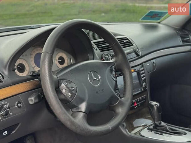 Серый Мерседес Е-Класс, объемом двигателя 2.7 л и пробегом 378 тыс. км за 7500 $, фото 4 на Automoto.ua