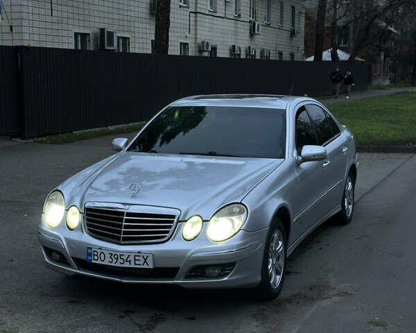 Сірий Мерседес Е-Клас, об'ємом двигуна 2.6 л та пробігом 354 тис. км за 5000 $, фото 1 на Automoto.ua