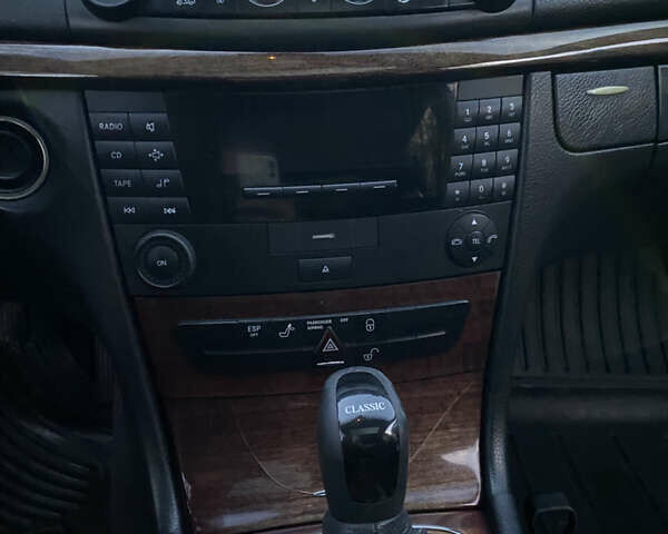 Сірий Мерседес Е-Клас, об'ємом двигуна 2.2 л та пробігом 351 тис. км за 5400 $, фото 14 на Automoto.ua