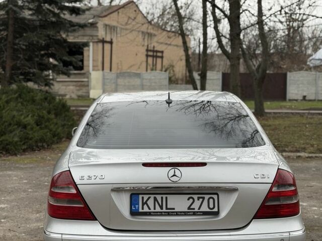 Сірий Мерседес Е-Клас, об'ємом двигуна 2.7 л та пробігом 335 тис. км за 4750 $, фото 8 на Automoto.ua