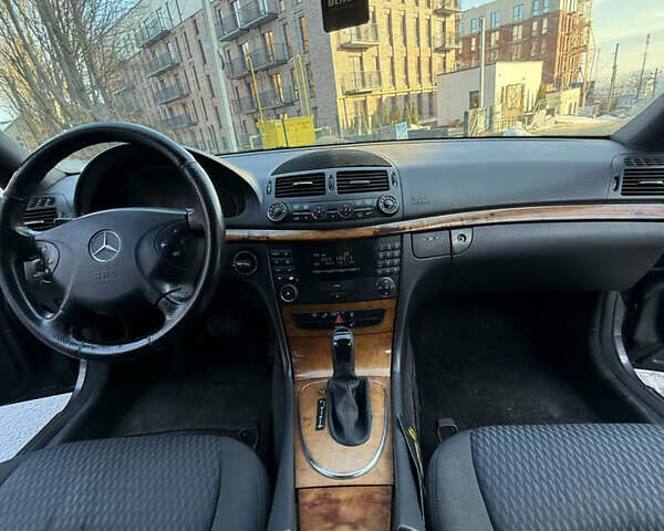 Серый Мерседес Е-Класс, объемом двигателя 2.7 л и пробегом 466 тыс. км за 5600 $, фото 24 на Automoto.ua
