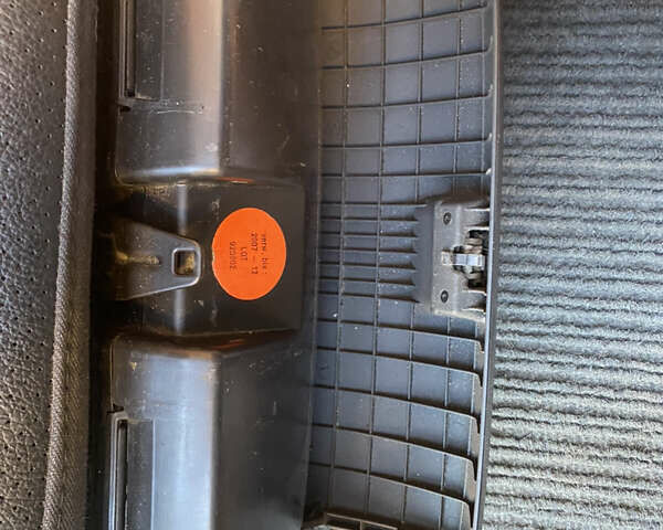 Серый Мерседес Е-Класс, объемом двигателя 2.7 л и пробегом 378 тыс. км за 7500 $, фото 14 на Automoto.ua