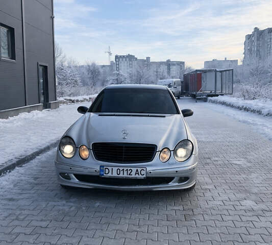 Серый Мерседес Е-Класс, объемом двигателя 2.2 л и пробегом 384 тыс. км за 6999 $, фото 1 на Automoto.ua