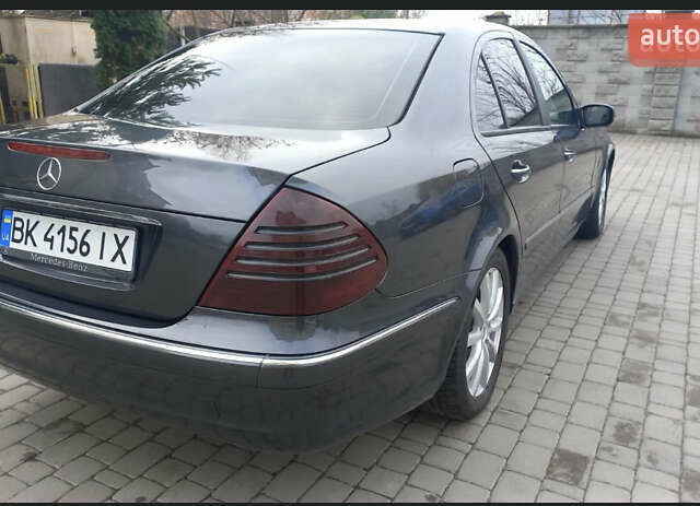 Серый Мерседес Е-Класс, объемом двигателя 2.69 л и пробегом 466 тыс. км за 5999 $, фото 4 на Automoto.ua