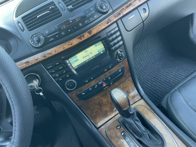 Серый Мерседес Е-Класс, объемом двигателя 2.7 л и пробегом 349 тыс. км за 5600 $, фото 18 на Automoto.ua