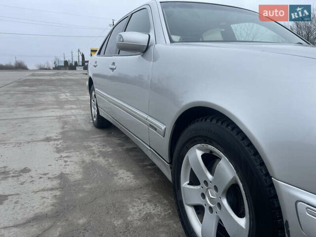 Серый Мерседес Е-Класс, объемом двигателя 3.23 л и пробегом 490 тыс. км за 4400 $, фото 11 на Automoto.ua