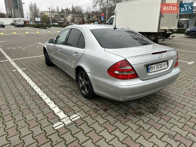 Серый Мерседес Е-Класс, объемом двигателя 2.4 л и пробегом 400 тыс. км за 4800 $, фото 4 на Automoto.ua