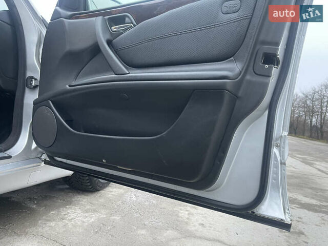 Серый Мерседес Е-Класс, объемом двигателя 3.23 л и пробегом 490 тыс. км за 4400 $, фото 15 на Automoto.ua