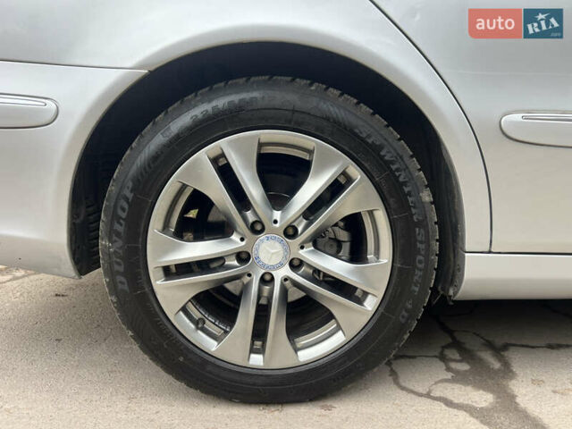 Сірий Мерседес Е-Клас, об'ємом двигуна 2.69 л та пробігом 315 тис. км за 5500 $, фото 55 на Automoto.ua