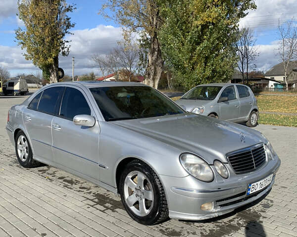 Серый Мерседес Е-Класс, объемом двигателя 2.4 л и пробегом 320 тыс. км за 5300 $, фото 1 на Automoto.ua