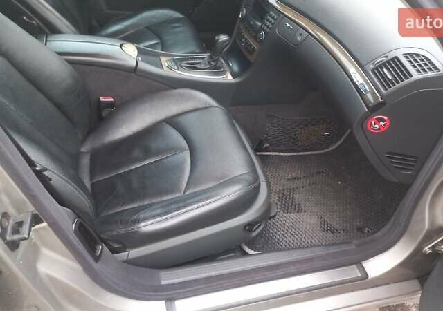 Сірий Мерседес Е-Клас, об'ємом двигуна 2.69 л та пробігом 274 тис. км за 7250 $, фото 15 на Automoto.ua