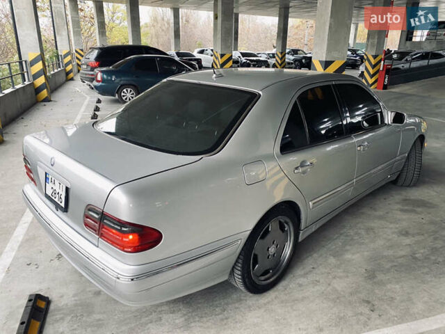 Серый Мерседес Е-Класс, объемом двигателя 3.2 л и пробегом 490 тыс. км за 4099 $, фото 2 на Automoto.ua