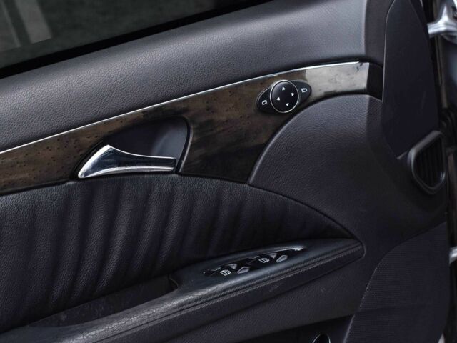 Сірий Мерседес Е-Клас, об'ємом двигуна 5 л та пробігом 284 тис. км за 6450 $, фото 9 на Automoto.ua