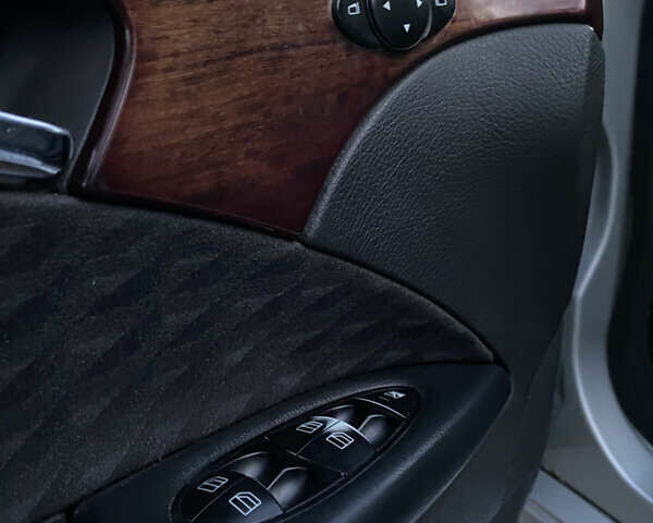 Сірий Мерседес Е-Клас, об'ємом двигуна 2.2 л та пробігом 351 тис. км за 5400 $, фото 16 на Automoto.ua