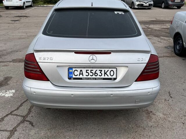 Мерседес Е-Клас 2002 у Черкасах на Automoto.ua Сірий Мерседес Е-Клас, об'ємом двигуна 2.7 л та пробігом 310 тис. км за 6700 $, фото 2 на Automoto.ua