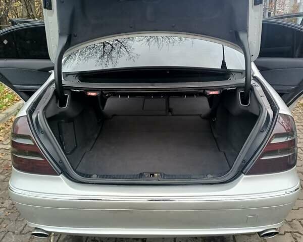 Серый Мерседес Е-Класс, объемом двигателя 1.8 л и пробегом 292 тыс. км за 6900 $, фото 30 на Automoto.ua