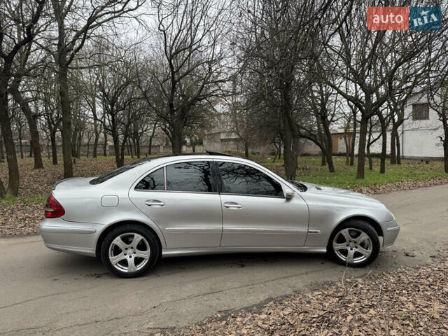 Серый Мерседес Е-Класс, объемом двигателя 3.22 л и пробегом 350 тыс. км за 5999 $, фото 9 на Automoto.ua