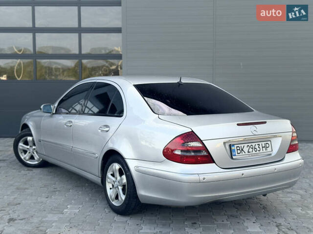 Мерседес Е-Клас 2003 у Сарнах на Automoto.ua Сірий Мерседес Е-Клас, об'ємом двигуна 2.2 л та пробігом 422 тис. км за 6999 $, фото 21 на Automoto.ua