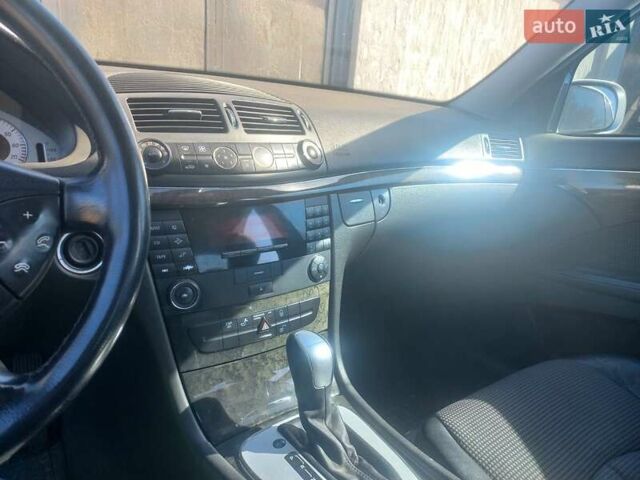 Сірий Мерседес Е-Клас, об'ємом двигуна 1.8 л та пробігом 248 тис. км за 5500 $, фото 1 на Automoto.ua