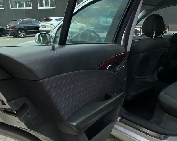 Серый Мерседес Е-Класс, объемом двигателя 2.2 л и пробегом 391 тыс. км за 6500 $, фото 23 на Automoto.ua