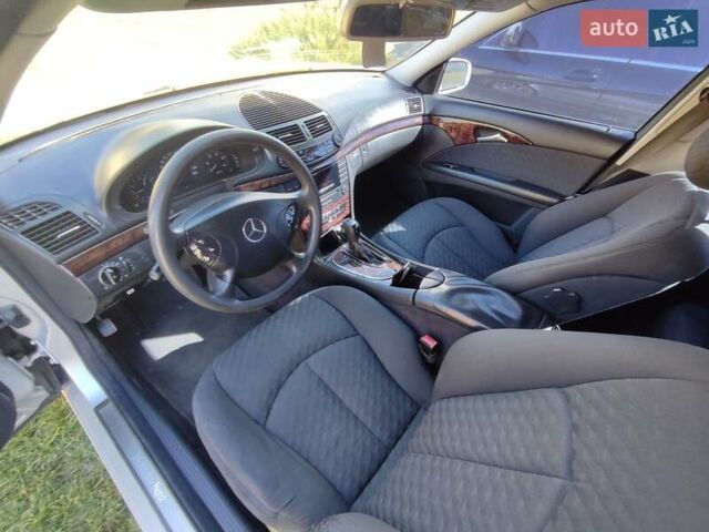 Мерседес Е-Класс 2003 в Коломые на Automoto.ua Серый Мерседес Е-Класс, объемом двигателя 2.2 л и пробегом 420 тыс. км за 5600 $, фото 3 на Automoto.ua