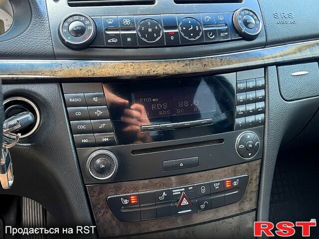 Сірий Мерседес Е-Клас, об'ємом двигуна 2.2 л та пробігом 362 тис. км за 7000 $, фото 6 на Automoto.ua