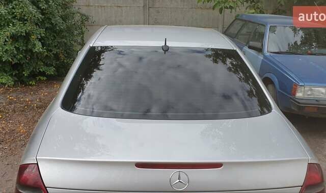 Серый Мерседес Е-Класс, объемом двигателя 2.15 л и пробегом 391 тыс. км за 4000 $, фото 10 на Automoto.ua