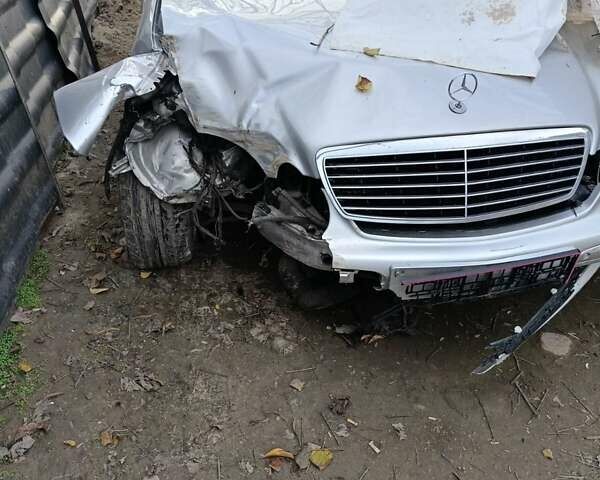 Серый Мерседес Е-Класс, объемом двигателя 2.69 л и пробегом 360 тыс. км за 5000 $, фото 1 на Automoto.ua