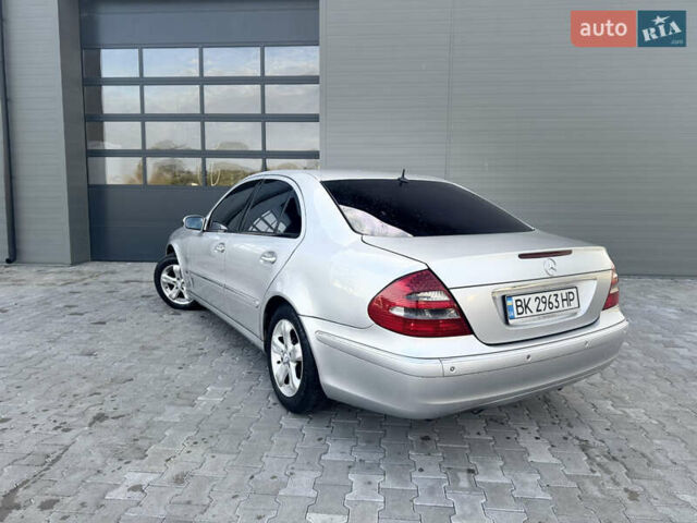 Мерседес Е-Клас 2003 у Сарнах на Automoto.ua Сірий Мерседес Е-Клас, об'ємом двигуна 2.2 л та пробігом 422 тис. км за 6999 $, фото 26 на Automoto.ua