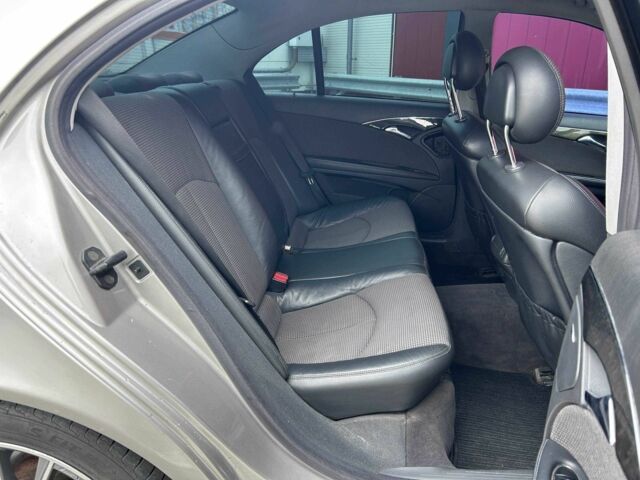 Сірий Мерседес Е-Клас, об'ємом двигуна 2.7 л та пробігом 382 тис. км за 7490 $, фото 11 на Automoto.ua