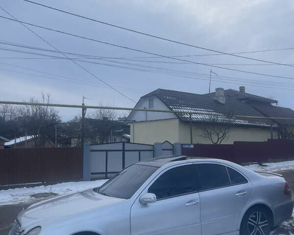 Серый Мерседес Е-Класс, объемом двигателя 2.6 л и пробегом 290 тыс. км за 3900 $, фото 18 на Automoto.ua