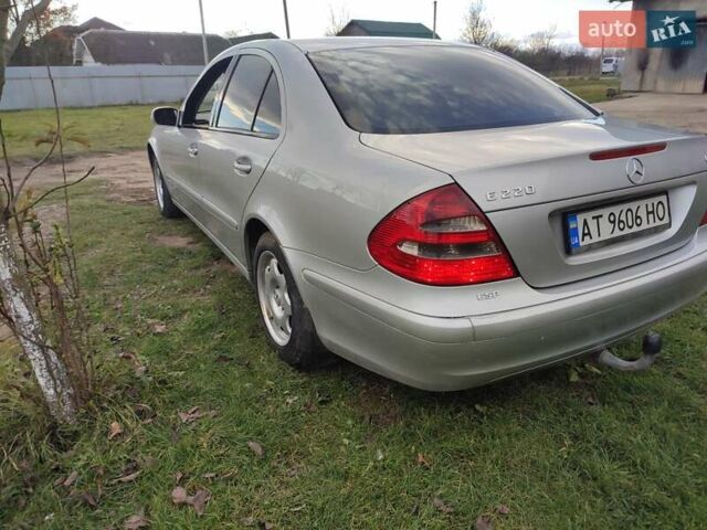 Мерседес Е-Класс 2003 в Коломые на Automoto.ua Серый Мерседес Е-Класс, объемом двигателя 2.2 л и пробегом 420 тыс. км за 5600 $, фото 5 на Automoto.ua