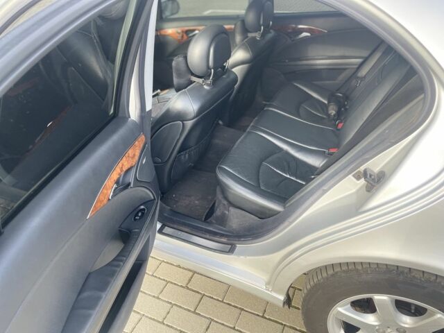 Серый Мерседес Е-Класс, объемом двигателя 2.7 л и пробегом 200 тыс. км за 8000 $, фото 7 на Automoto.ua