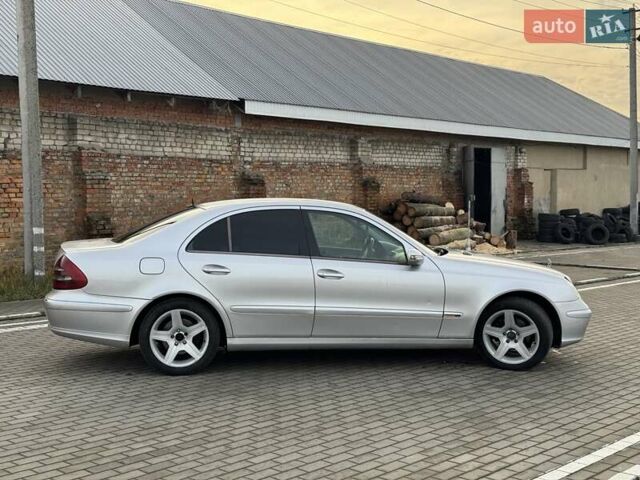 Серый Мерседес Е-Класс, объемом двигателя 2.1 л и пробегом 473 тыс. км за 5750 $, фото 16 на Automoto.ua