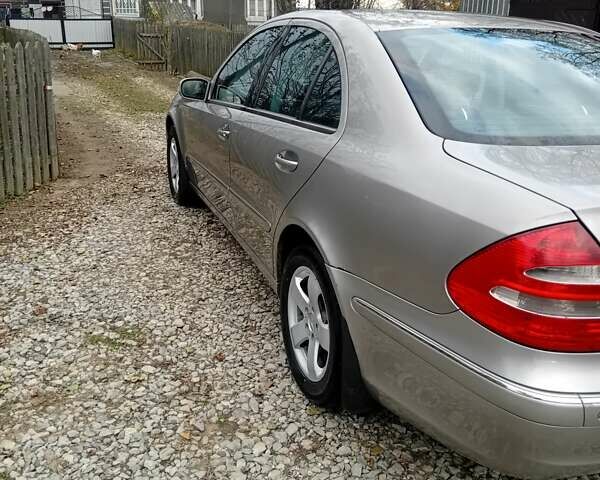 Серый Мерседес Е-Класс, объемом двигателя 2 л и пробегом 359 тыс. км за 5300 $, фото 6 на Automoto.ua